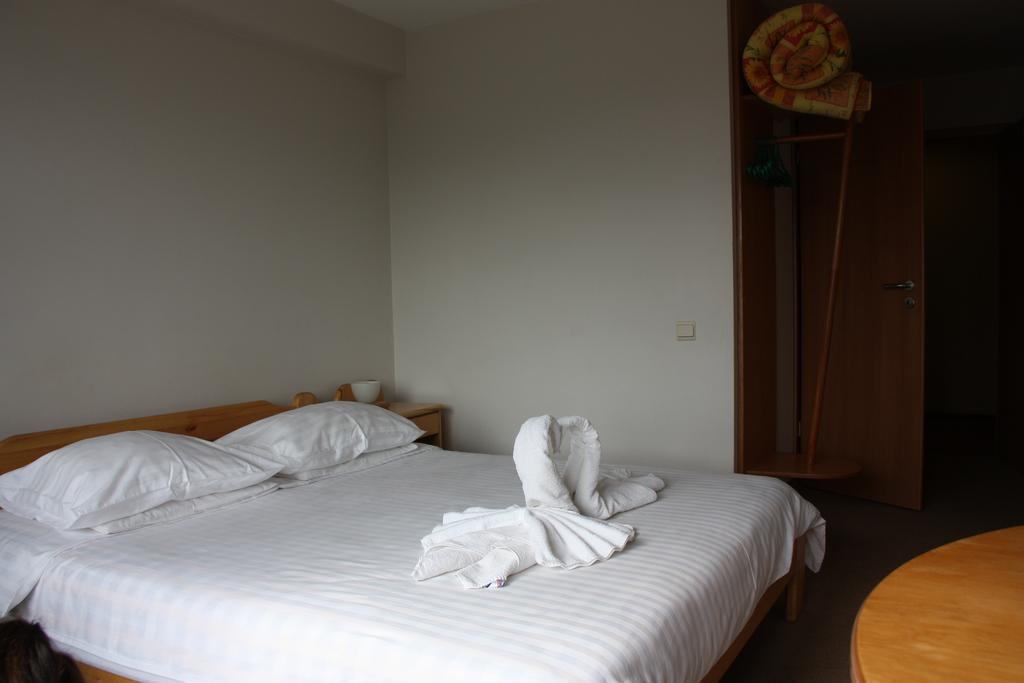 Hotel Мадона Экстерьер фото